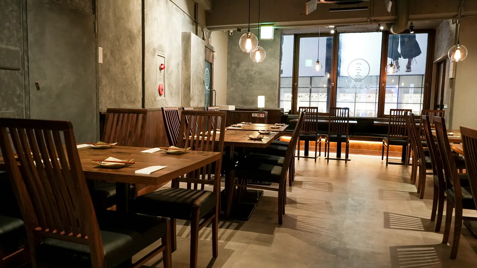 落ち着いた店内
