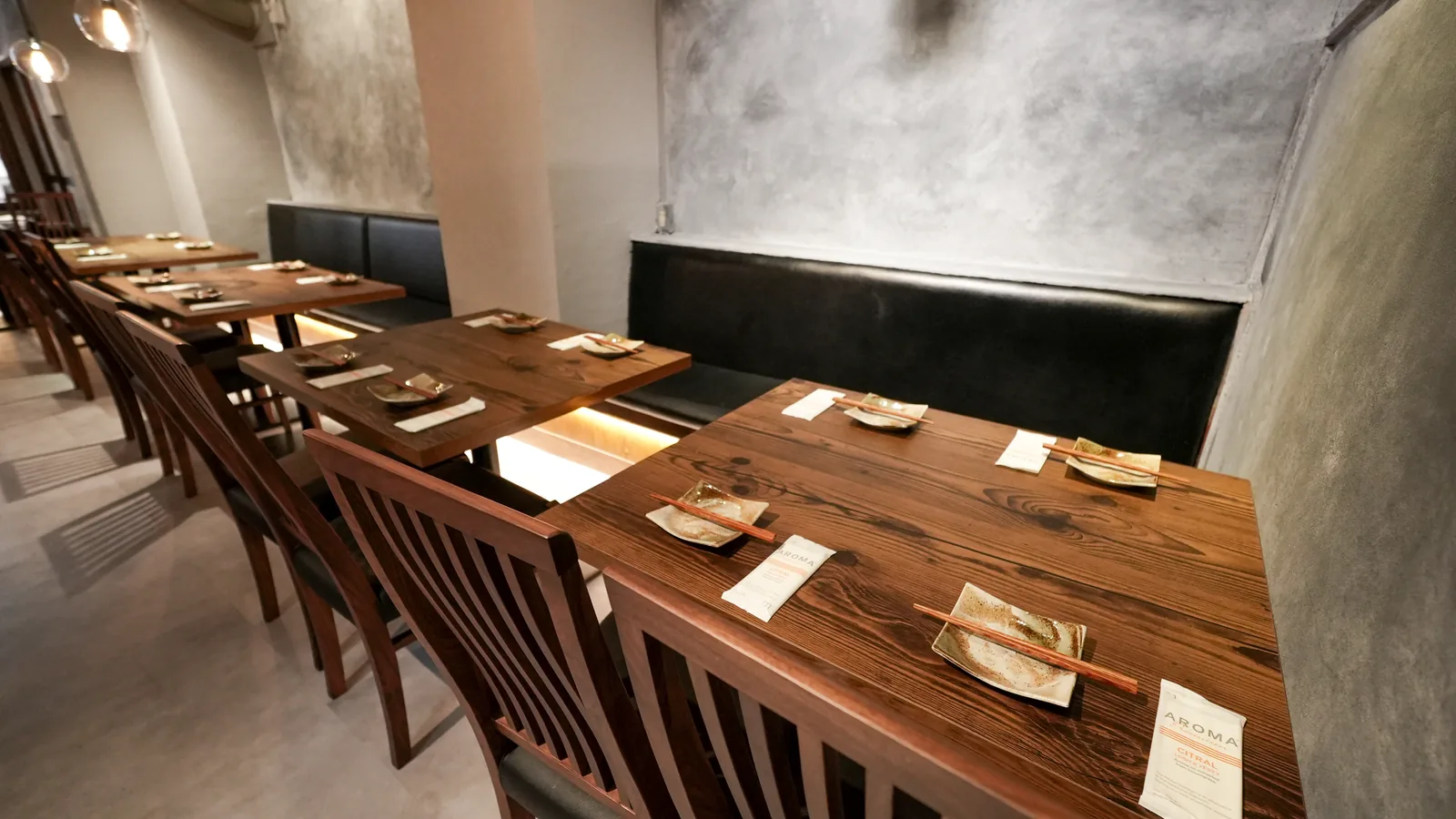 落ち着いた店内