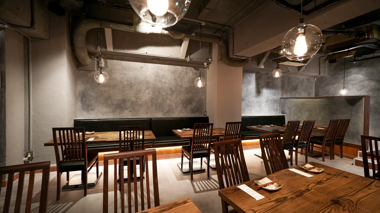 落ち着いた店内