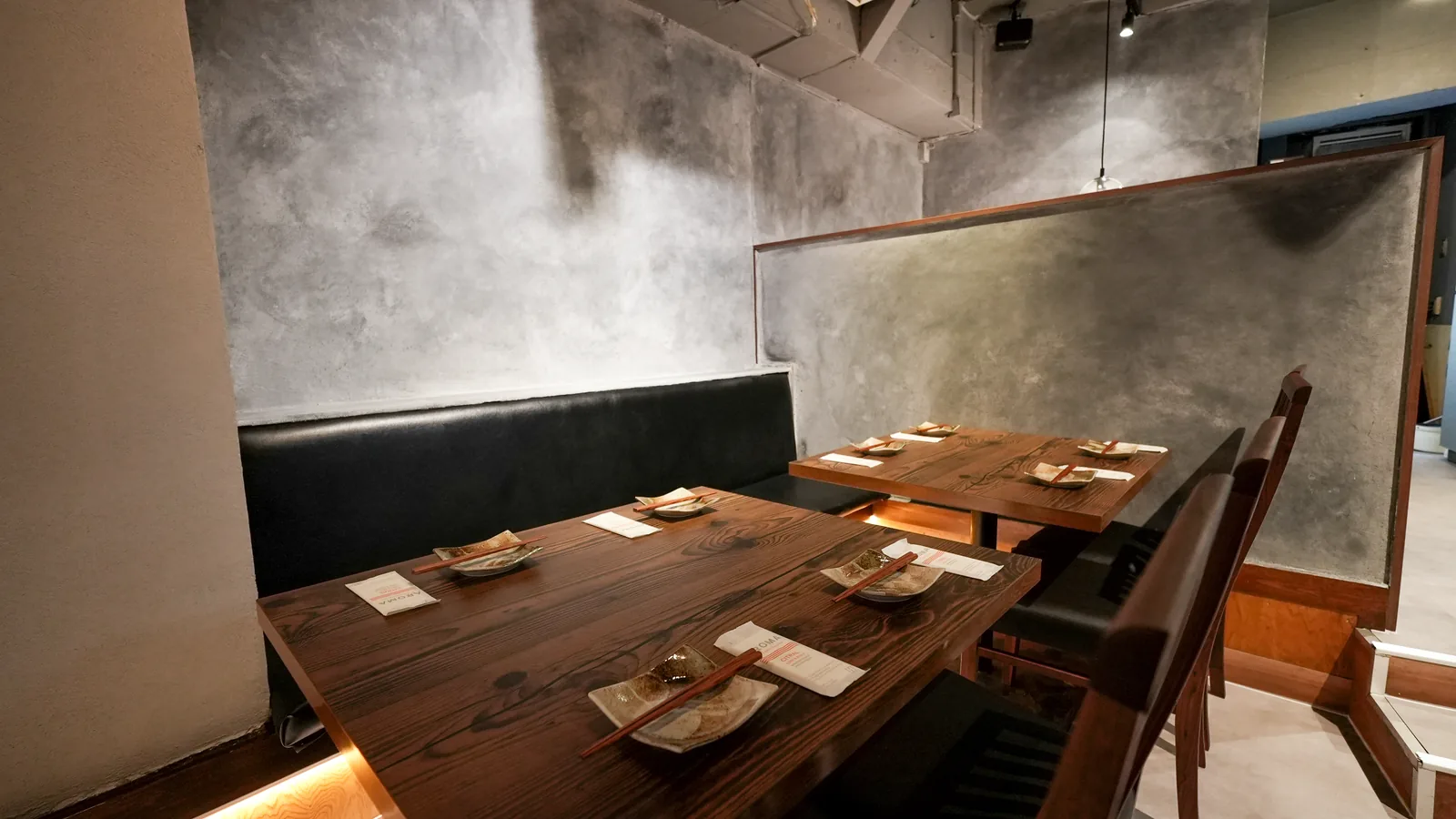 落ち着いた店内